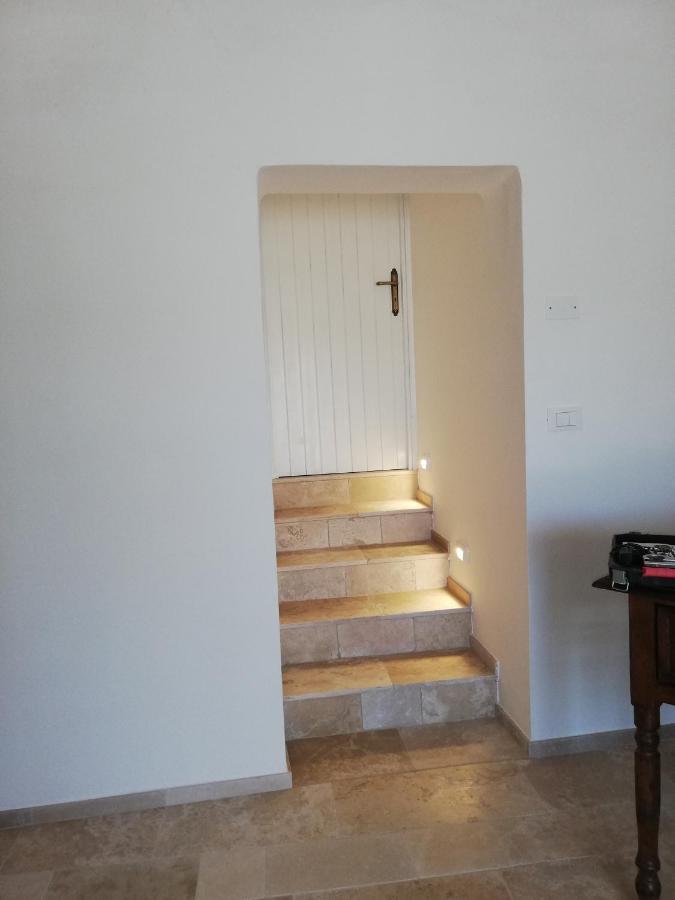 Holiday Home Trullo Antico Остуні Номер фото