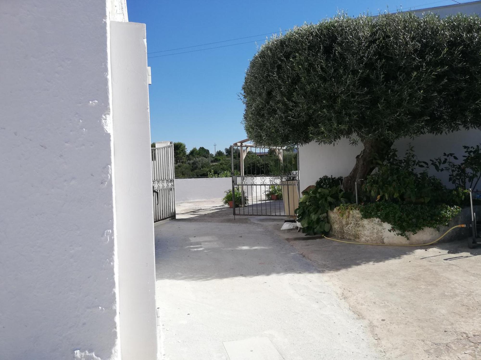 Holiday Home Trullo Antico Остуні Номер фото