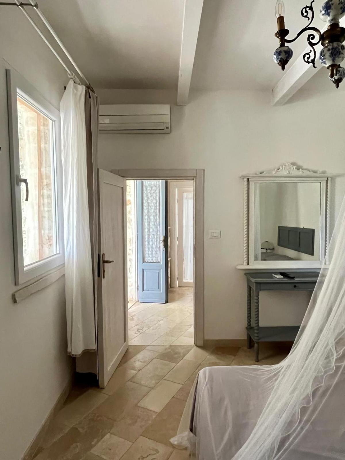 Holiday Home Trullo Antico Остуні Екстер'єр фото