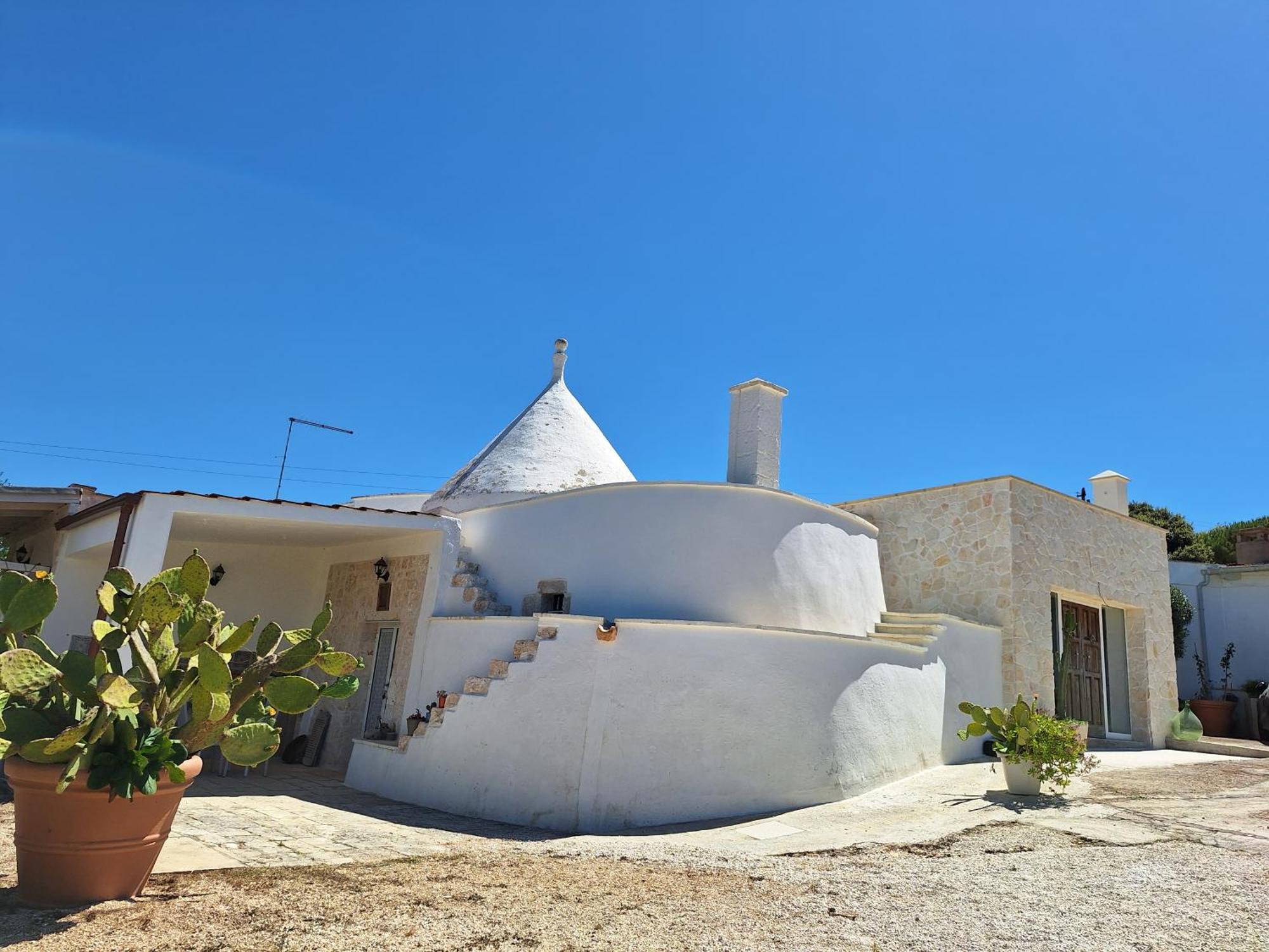Holiday Home Trullo Antico Остуні Екстер'єр фото